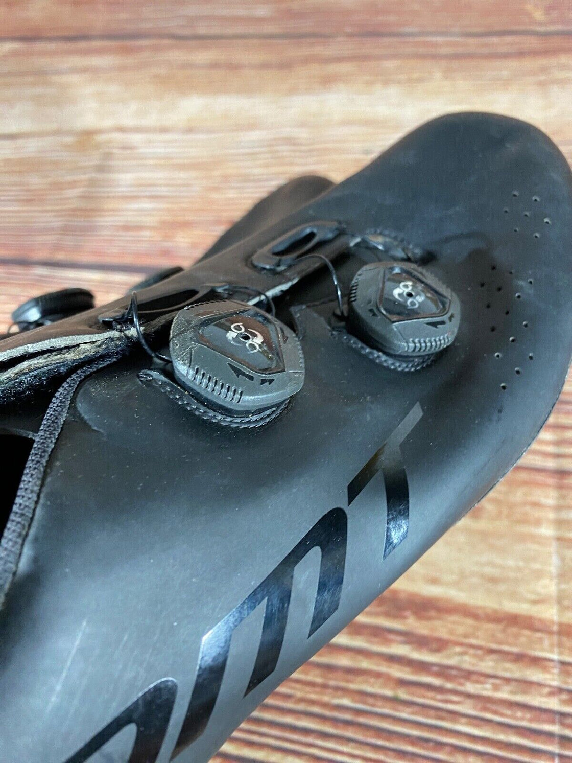 DMT R1 Boa Road Cycling Shoes Size 3 Bolts EU41.5 US8 Mondo 262