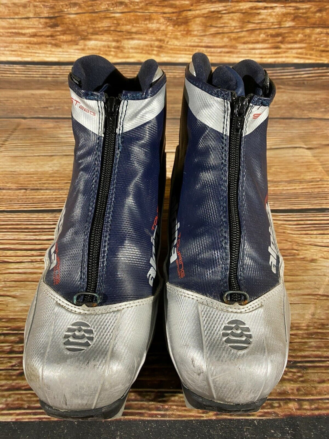 Alpina ST28 Nordic Cross Country Ski Boots Size EU43 US9.5 NNN bindings