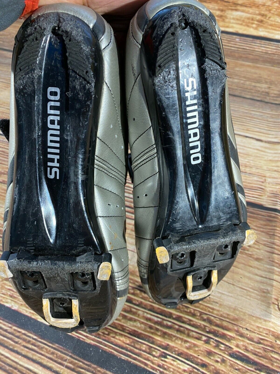 SHIMANO R076 Road Cycling Shoes Clipless Biking Boots Size EU 42 with Cleats