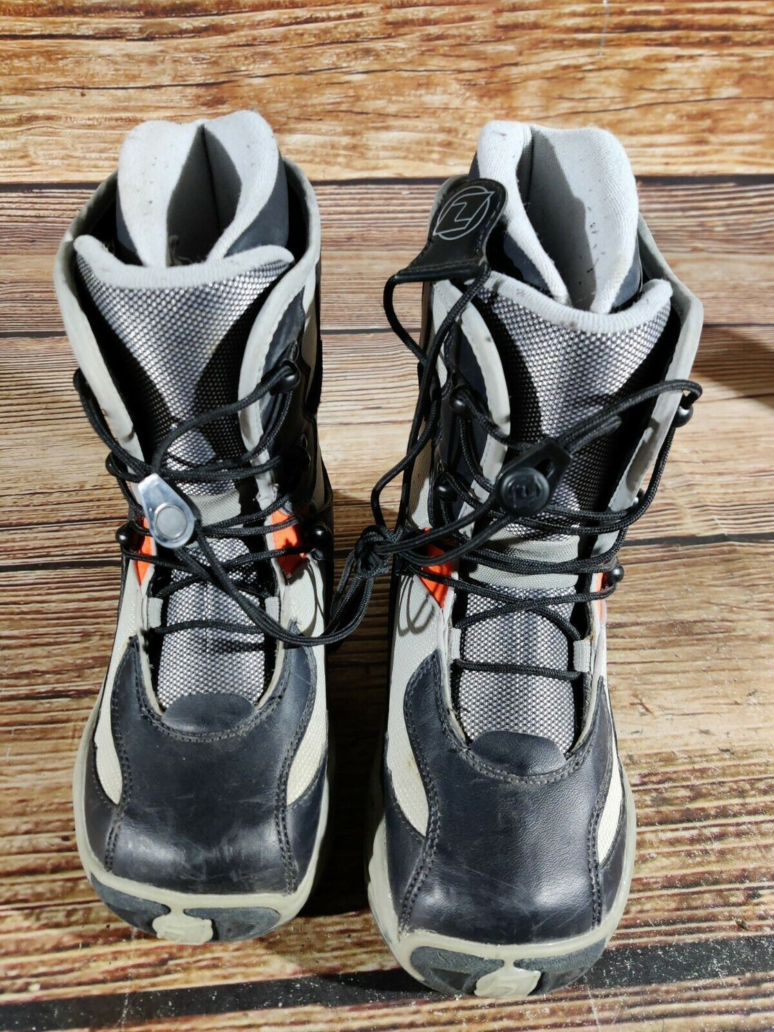 DEELUXE Snowboard Boots Ladies Size EU37, US6, UK4.5, Mondo 240 mm C