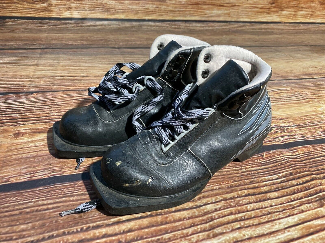 Vintage Cross Country Ski Boots Size EU37 US5 75mm NN