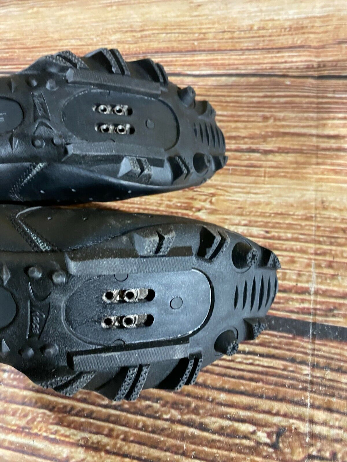 BIKE TEC Cycling MTB Shoes Mountain Biking 2 Bolts Size EU42, US8 Mondo 262