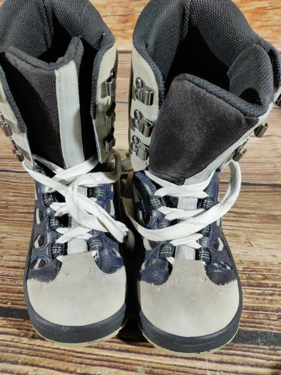 EXTREME Snowboard Boots Size EU38, US6.5, UK5.5, Mondo 247 mm C