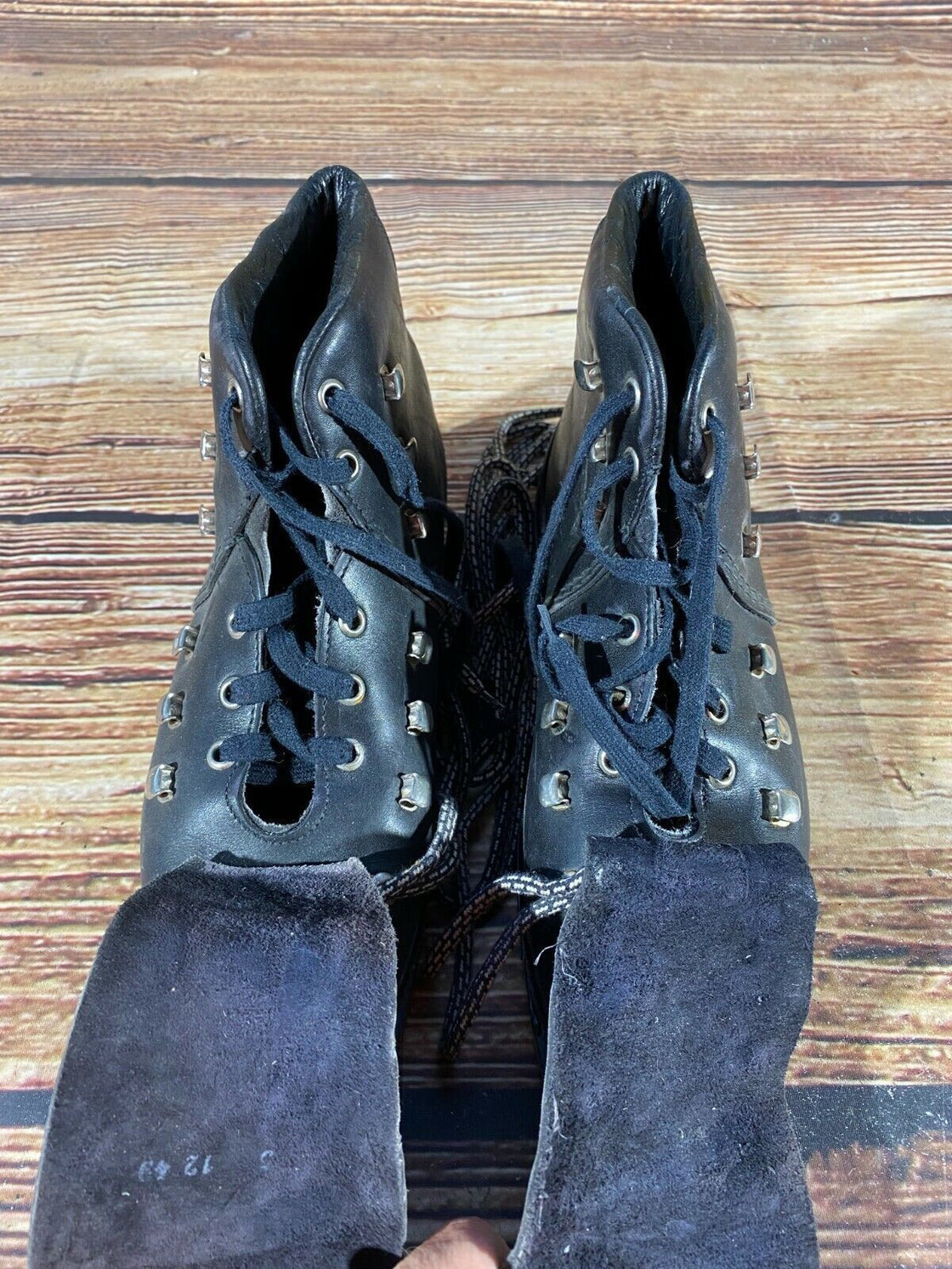 Vintage Alpine Ski Boots Downhill Skiing US6, UK5, Mondo 245 Cable Bindings