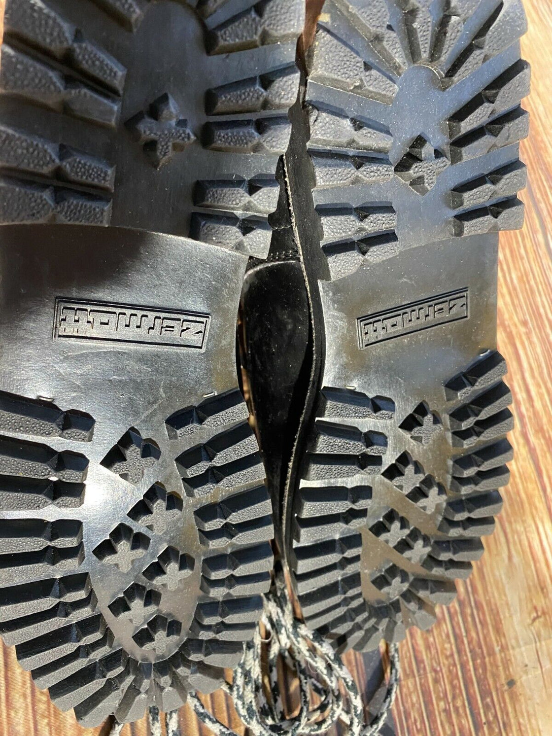 DACHSTEIN Leather Vintage Alpine Ski Boots EU42 US8.5 Mondo 270 Cable Bindings