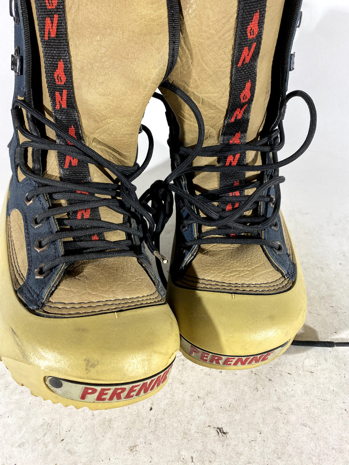 PERENNE Snowboard Boots Size EU38 US6 UK5 Unisex Mondo 245 mm