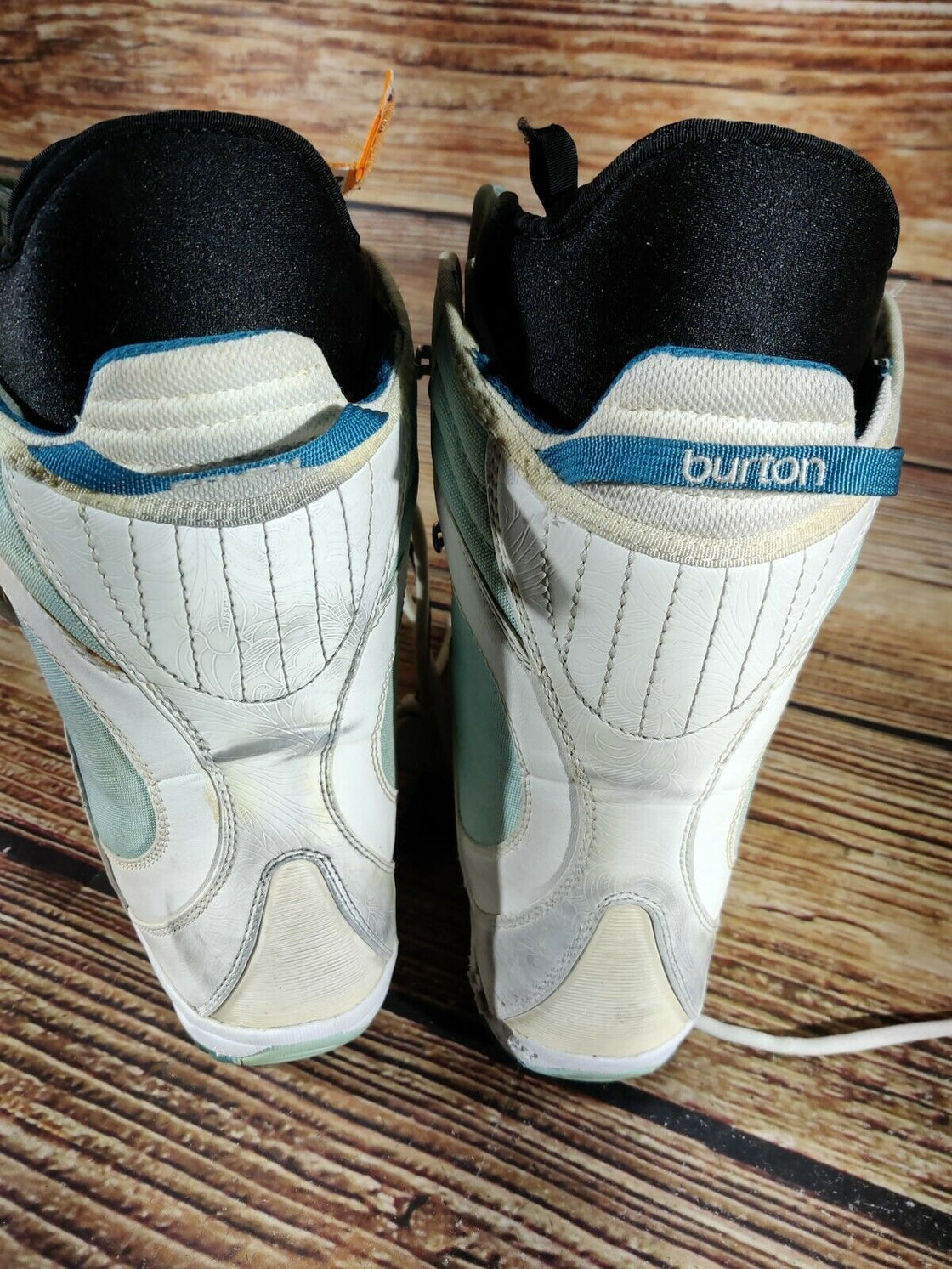 BURTON Snowboard Boots Ladies Size EU38, US7, UK5, Mondo 240 mm B