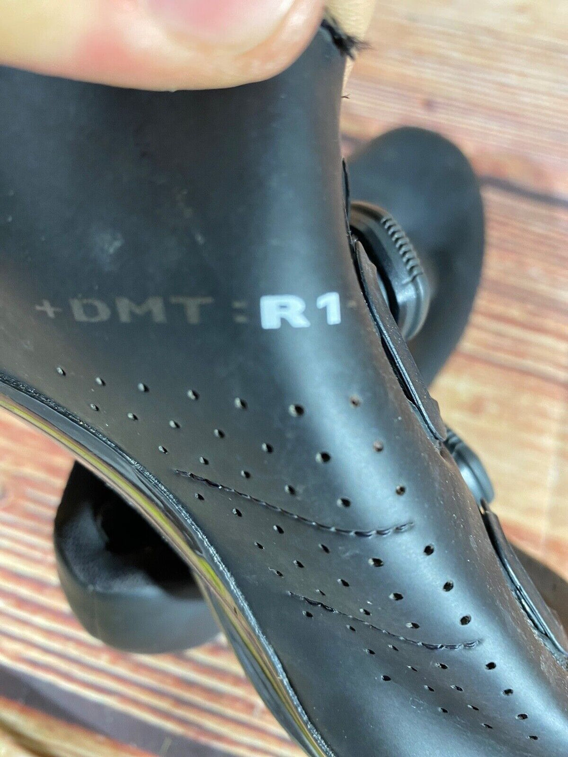 DMT R1 Boa Road Cycling Shoes Size 3 Bolts EU41.5 US8 Mondo 262