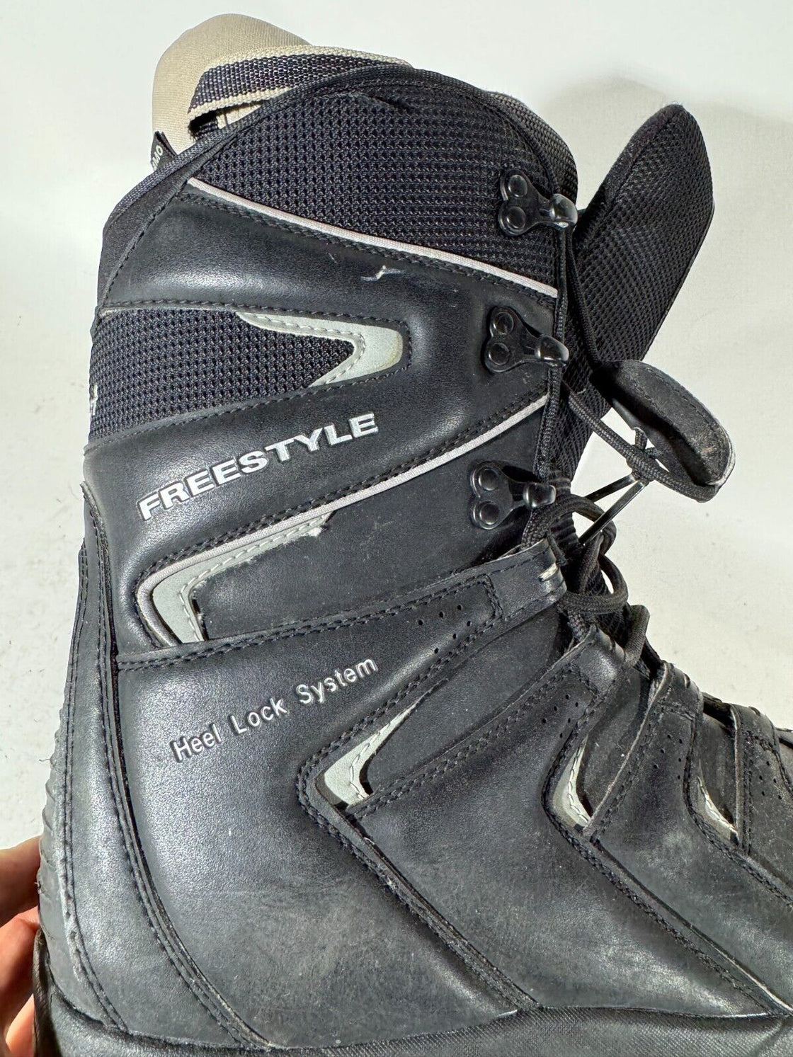 STUF Snowboard Boots Size EU42.5 US9 UK8 Mondo 270 mm